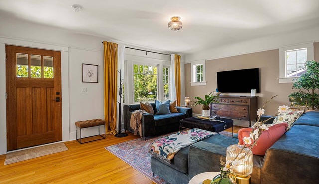 Orchard Luxe - Modern Home In Walking Distance To Uo 3 Bedroom Home