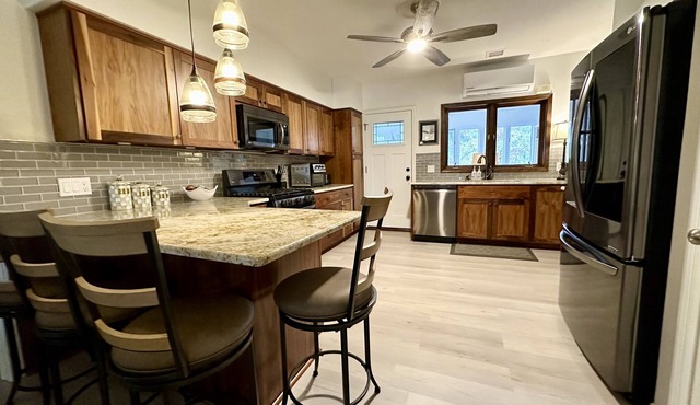 Orchard Park Historic Home 2 Miles from Highmark Stadium!