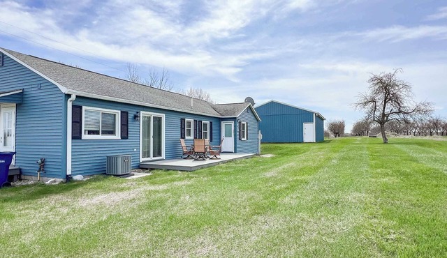 Orchard View | Horse Show | Torch Lake | Pets