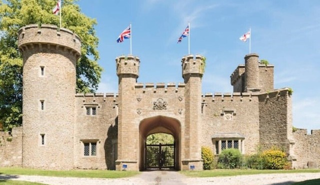Orchardleigh Castle West, Orchardleigh Estate
