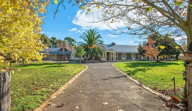 Orchards at Spring Vale Farm - Homestead 6 guests