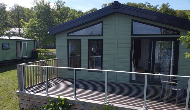 ORCHID LODGE, pet friendly, country holiday cottage in Oban