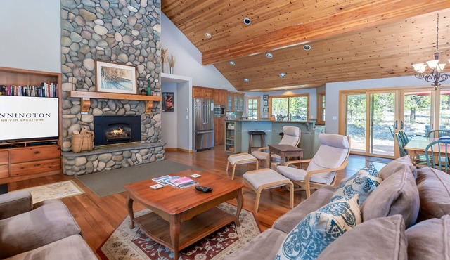 OREG36-Family and Dog Friendly Retreat w. AC