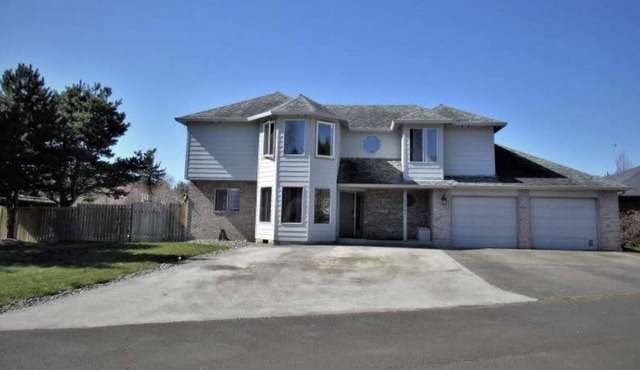 Oregon Coast Lake House.