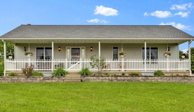 Oregon Hill Four Seasons: Ski Sawmill Views