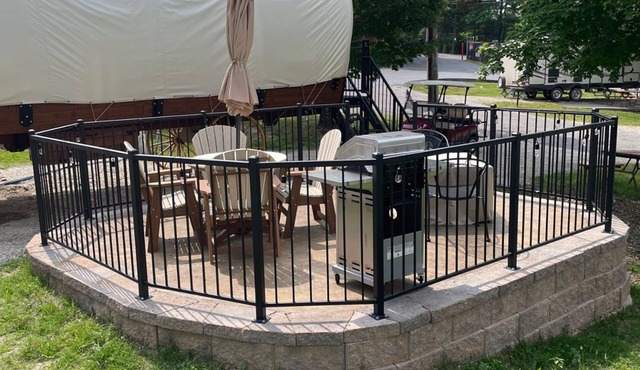 Oregon Trail Wagon has two queens size bed, bathroom w/shower, heat & a/c, smart tv, wi-fi, microwa