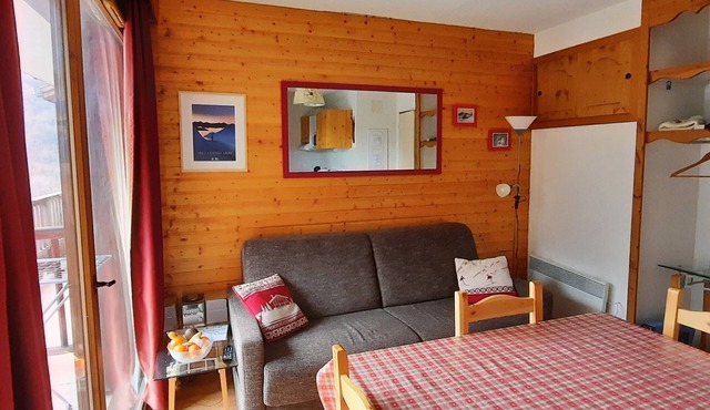 Orelle Val thorens: Apartment in Residence sleeps 4 to 5.