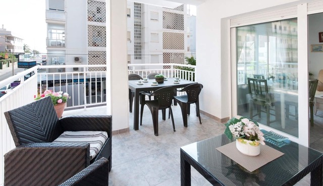 ORENETA - Airy and cosy apartment with coquettish terrace near the beach.