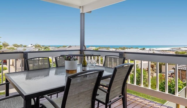 Oriana Grande 5BR Sleeps 14 Sea views, Playground