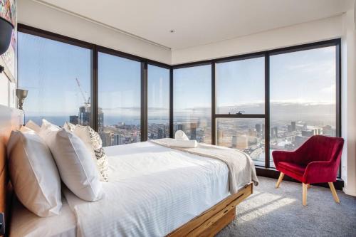 Oriana - Refined Skyline Retreat by Yarra River