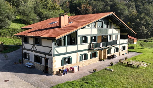 Oribar Bazter Goikoa - Cozy semi-detached home in the countryside by Egona