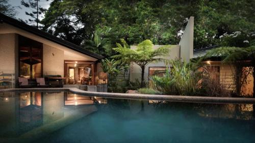 Oribin House Unique Heritage Listed Tropical Home