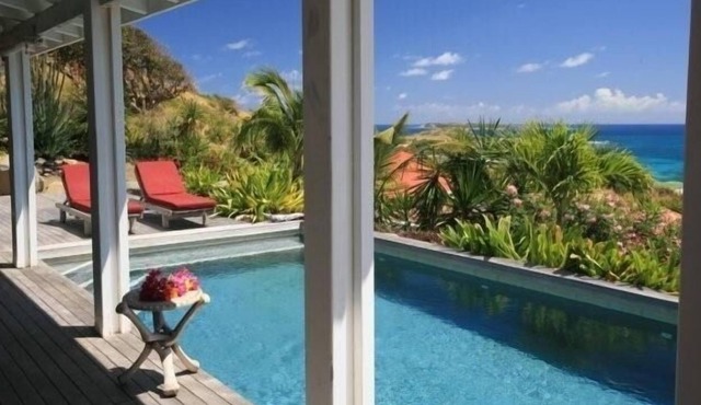 Orient Bay, stunning Ocean View, big Pool, full A/C, allows 'Au Natural'