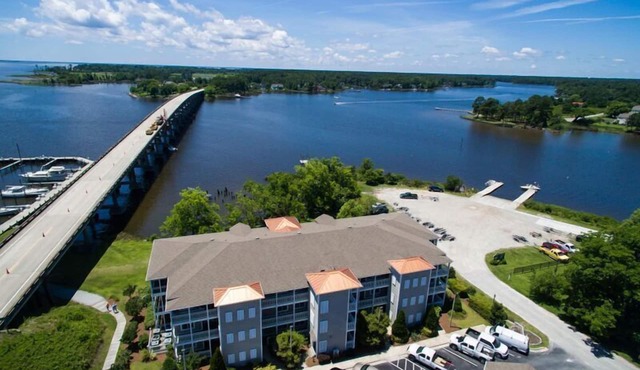 Oriental Harbor Place, B-8 - Unwind by the water