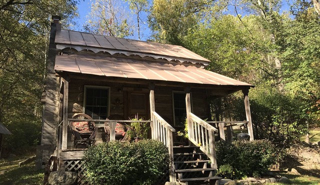 Original 1798 Antique Appalachian Chestnut log cabin- "Annies Cabin"