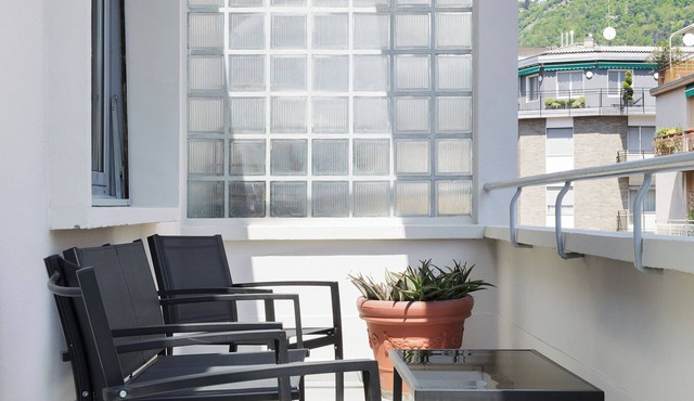 Original 1937 Terragni apartment within walking distance of historic center