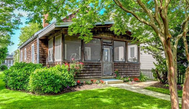 Original Beach Cottage - Completed Renovated Inside