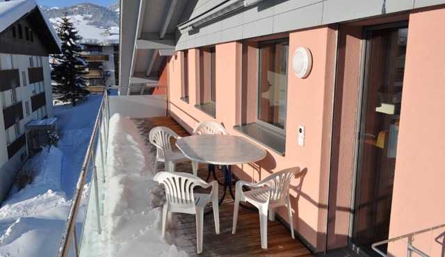 Original, child-friendly, spacious flat