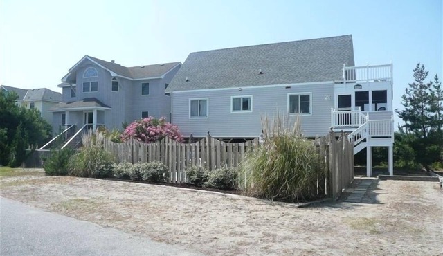 Original Cottage, recent upgrades, Beach 100' ,Pool, 4 Bed, and 2 Ba