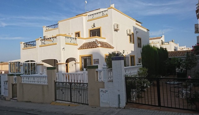 Orihuela - Sleeps 6 - Parking - Pool - PetFriendly