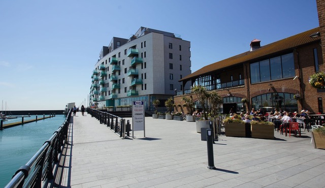 Orion Marina Sea View Parking by Brighton Holiday Lets