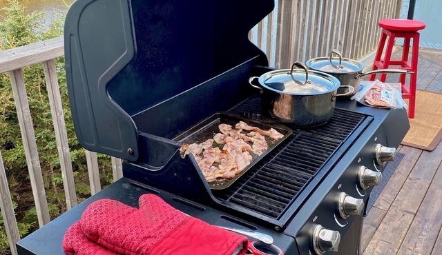 Orion's Porch PEI - Unique Beach House with Best Views of Thundercove Beach