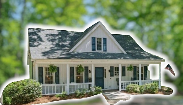 Orion's Retreat a charming cottage nestled by the scenic shores of Lake Sinclair