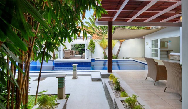 Orivista Luxe 3BR Private Pool Villa, 2 min to beach