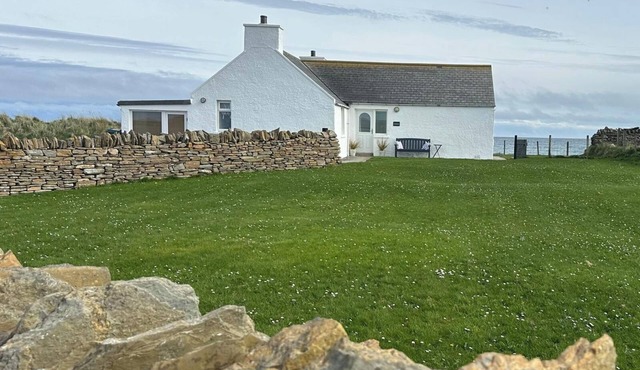 Orkney Retreats Kilnbarn 5* Scandi Deluxe Seafront Cottage