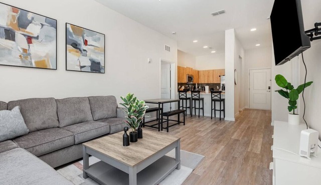 Orlando 2BR Retreat 3 Beds Near Disney/Universal