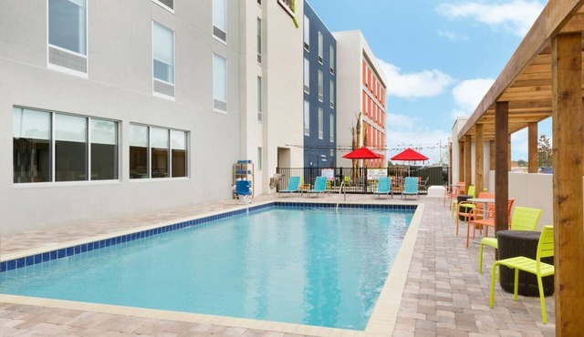 Orlando Airport Hotel Suite | Free Breakfast + Shuttle Service | 3 Units