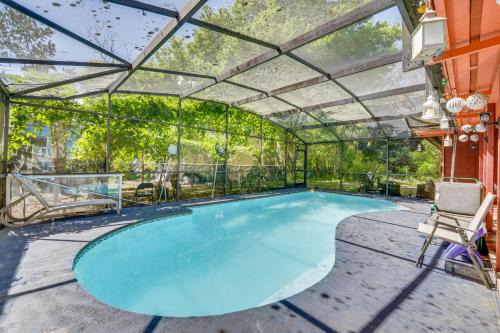 Orlando-Area Family Oasis with Lanai, Pool and Yard