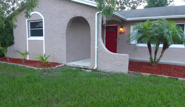 Orlando Area 4BR/2BA Home w/Jacuzzi & New Communal pool Disney Universal Daytona