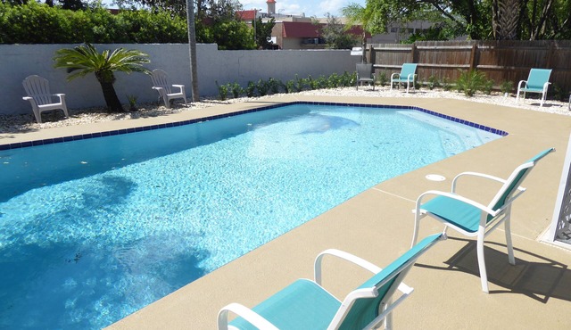 Orlando Area 4BR 2 Master Bedrooms 3B Pool Disney Universal Family pet friendly!
