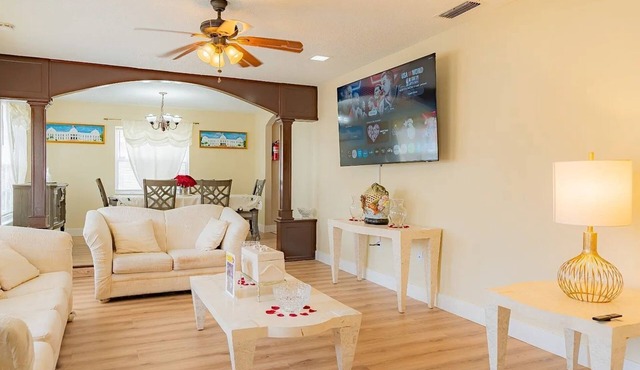 Orlando Home Near Boombah Sports Plex & Universal