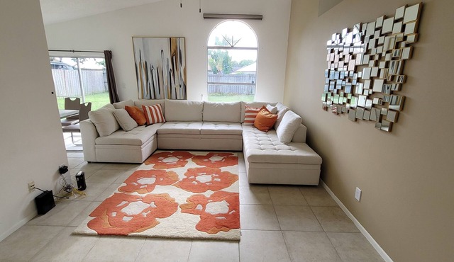 Orlando Home near Parks! Quiet ￼ neighborhood! Nice price!