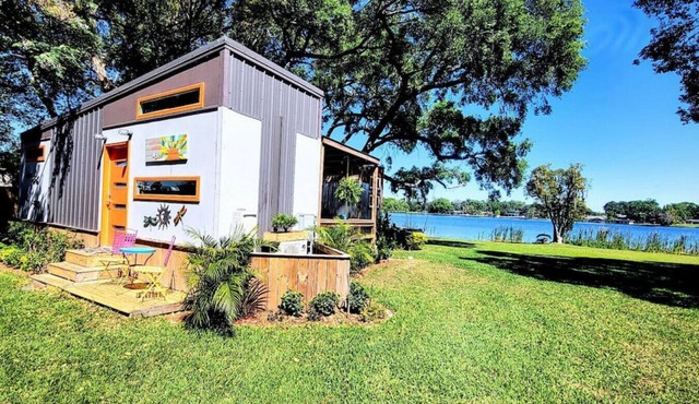 Orlando Sunshine Lake Shack