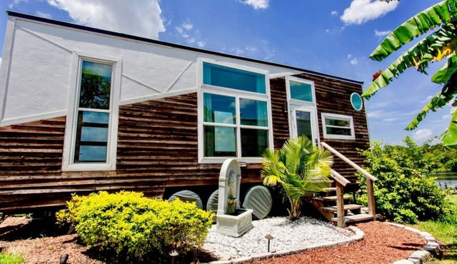 Orlando Venice- A Lakefront Tiny House