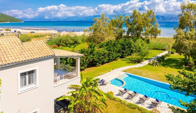 Ormos Beach House - Four Bedroom Villa, Sleeps 9