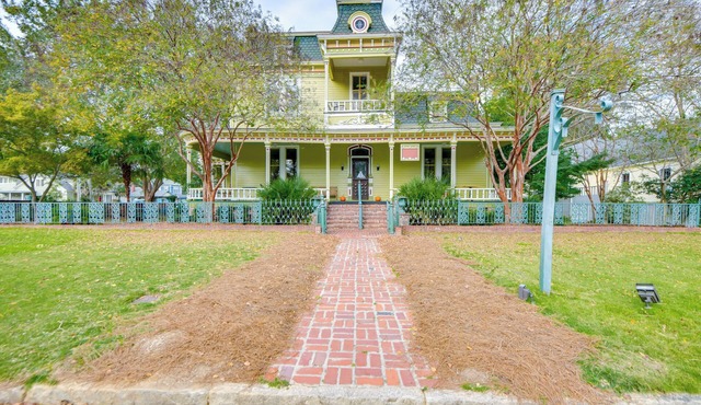 Ornate Victorian Home w/Courtyard & Fire Pit!