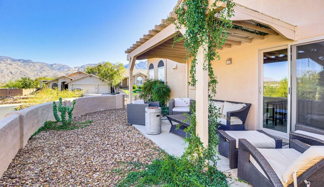 Oro Valley Home w/Hot Tub & Mountain Views!