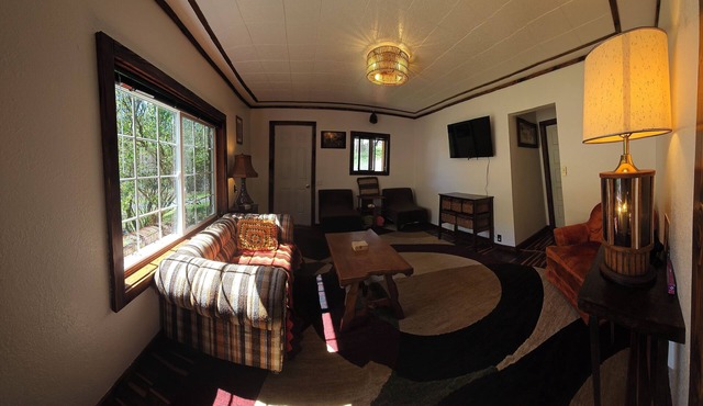 Orofino boho cabin in town, close to everything. 1 mile from Clearwater river.