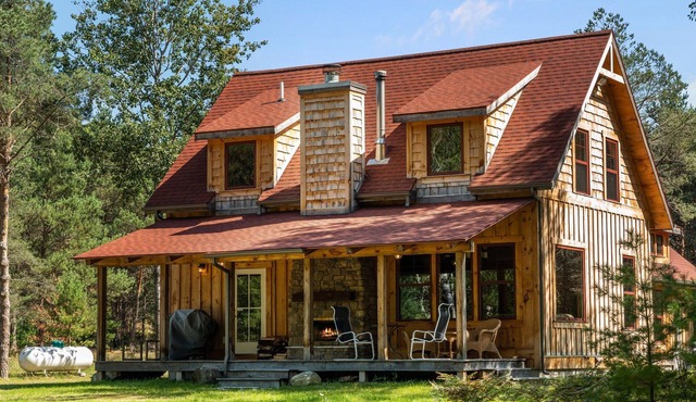 ORV Trails - Outdoor Fireplace - Luxury Cabin - Fall Colors & Pet Friendly!