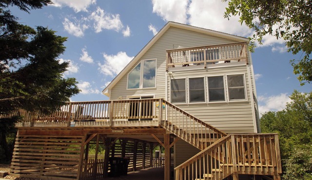OS635- Steps to the Beach- 3 BRs, New Pool, Jacuzzi Tub, Dog Friendly!