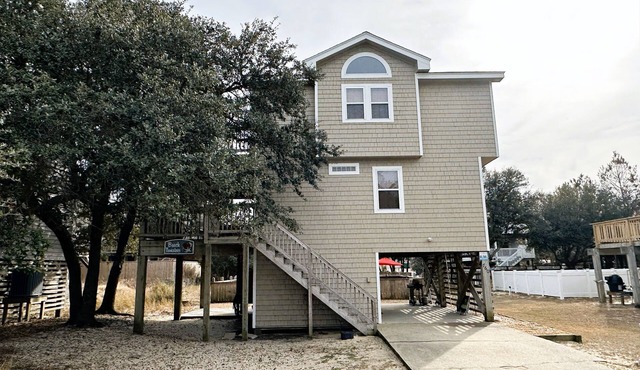 OS760- Close To Beach, 4BRs, Private Pool, Bubbling Hot Tub and Dog Friendly!