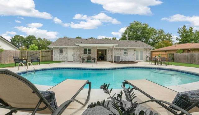 Osage Oasis: Pool + Hot Tub - Near Downtown & Trails