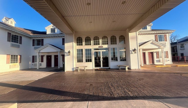 Osage Village Inn Near Lake Ozarks US 54