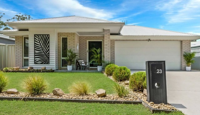 Oscar's @ Broulee Beach Luxury Coastal Living