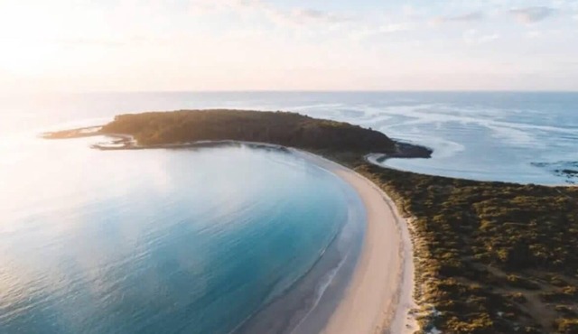 Oscar's @ Broulee Beach Luxury Coastal Living