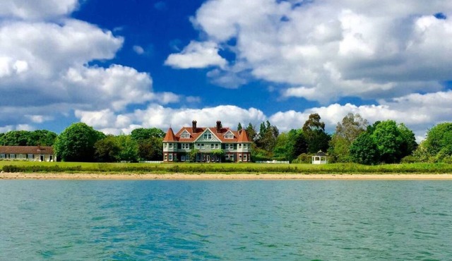 Osea Island: Cottage Tranquility